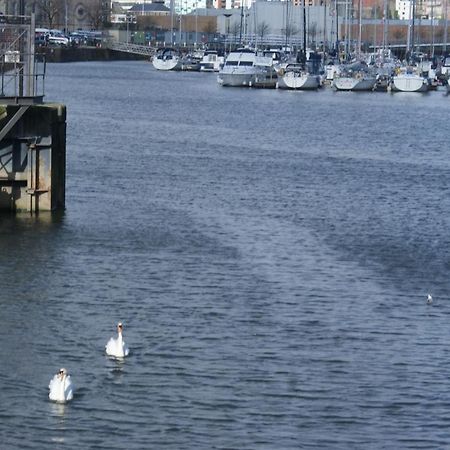 Coastal City Rooms - Waterfront Swansea Exterior foto