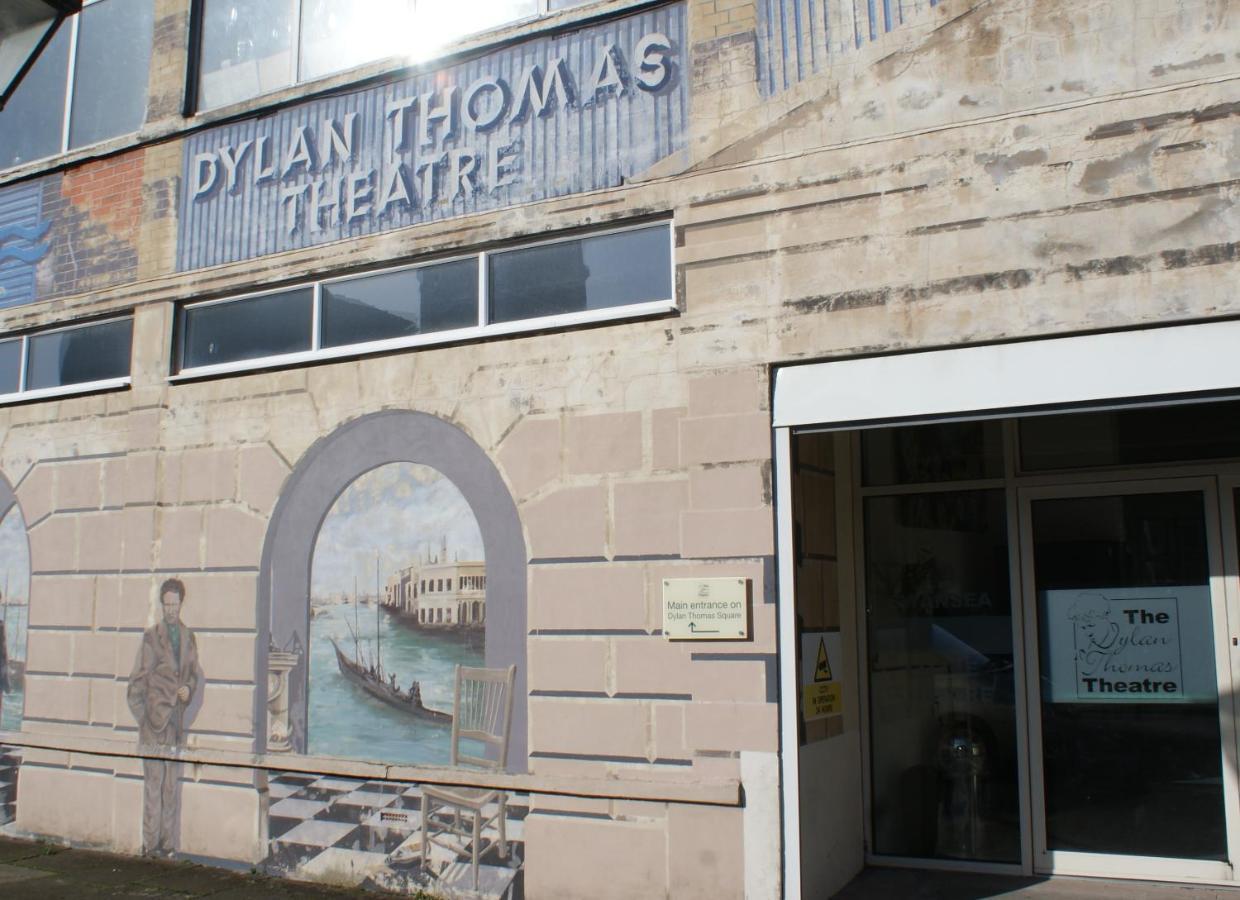 Coastal City Rooms - Waterfront Swansea Exterior foto